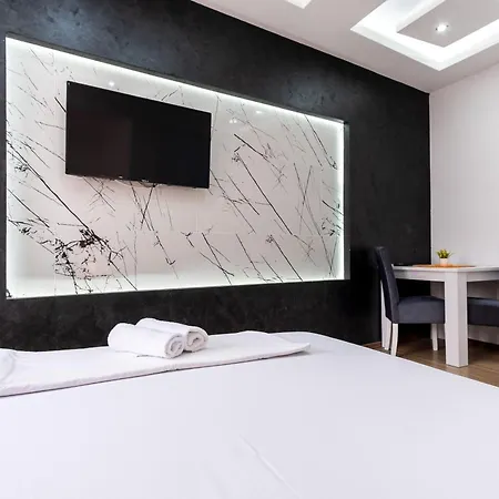 Sweet Dreams 3*